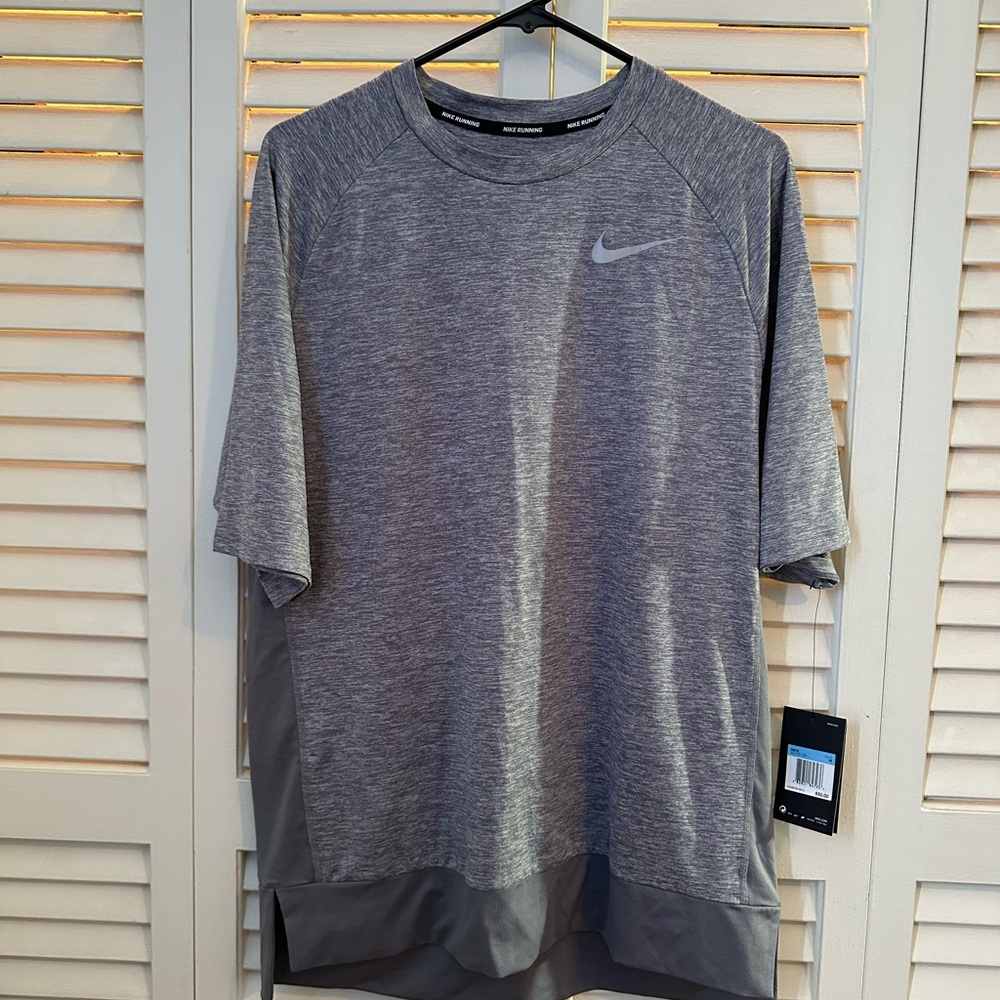 Nike Men's Heather Gray Short Sleeve Tee